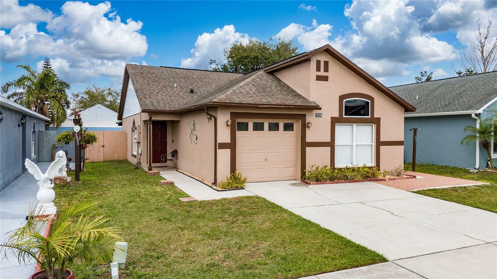 Property Photo:  7639 Harbor Lake Drive  FL 32822 