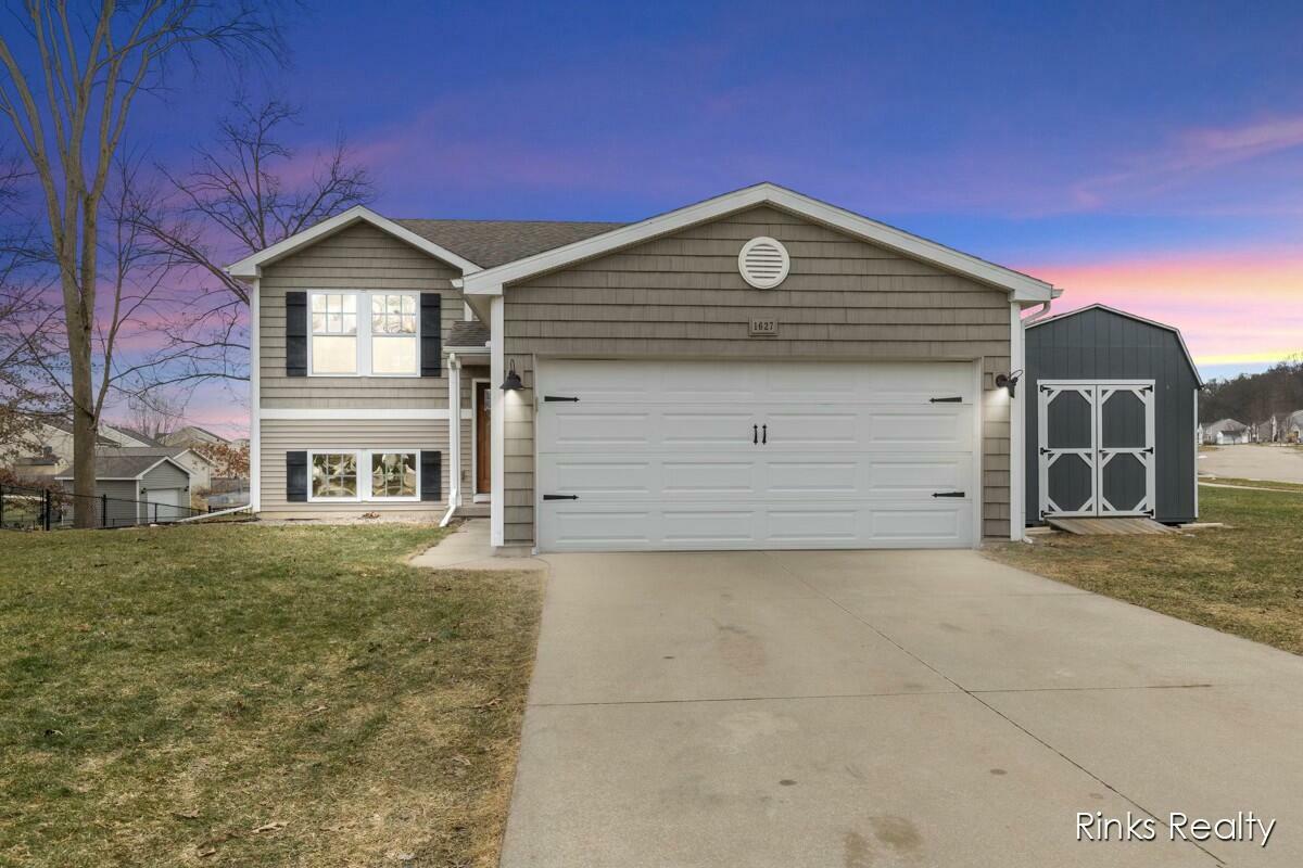 Property Photo:  1627 Hamlet Drive  MI 49331 