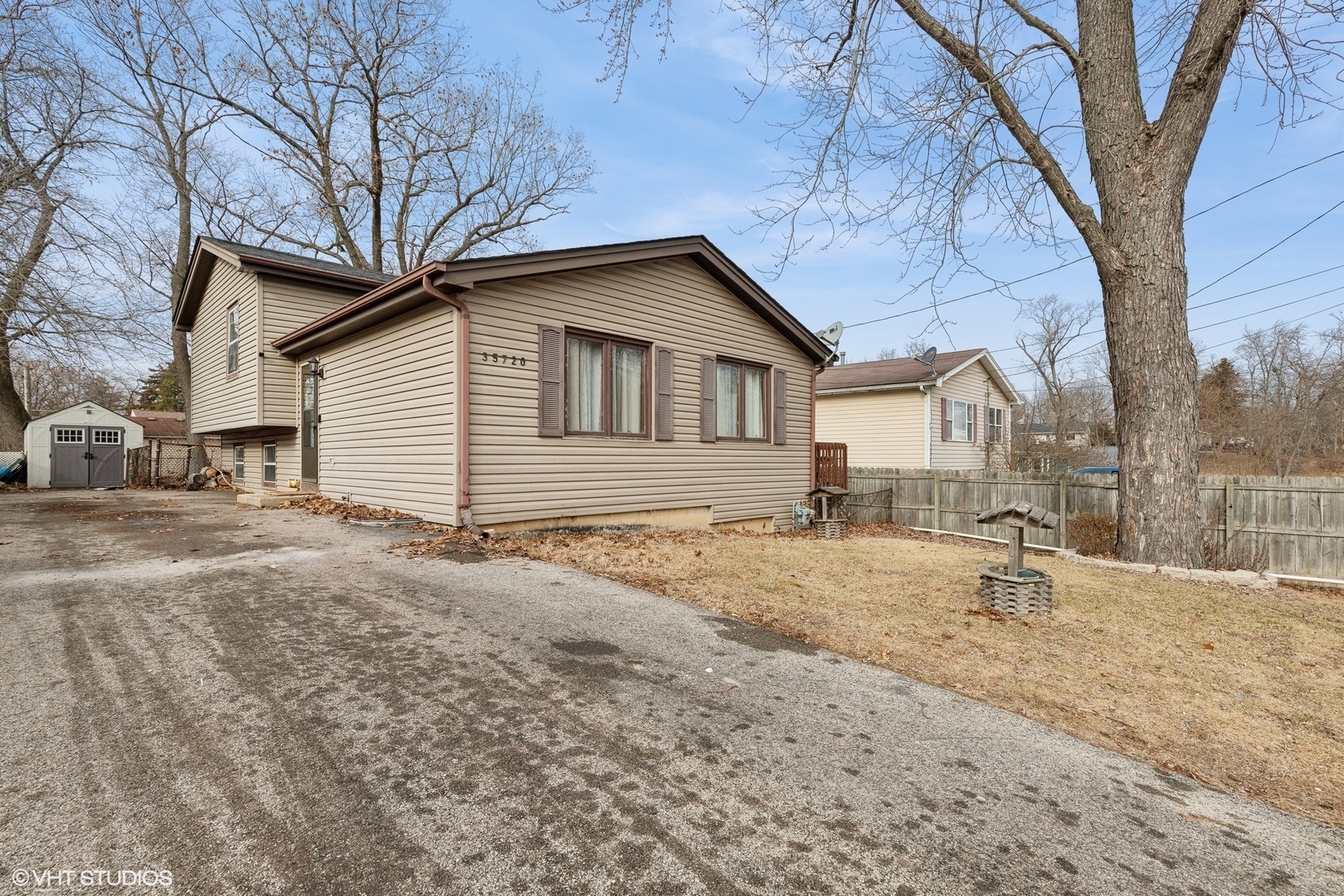 Property Photo:  35720 N Laurel Avenue  IL 60041 