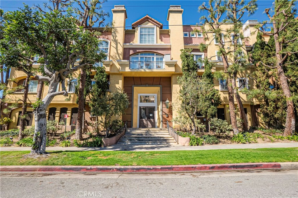 Property Photo:  7111 La Tijera Boulevard D101  CA 90045 