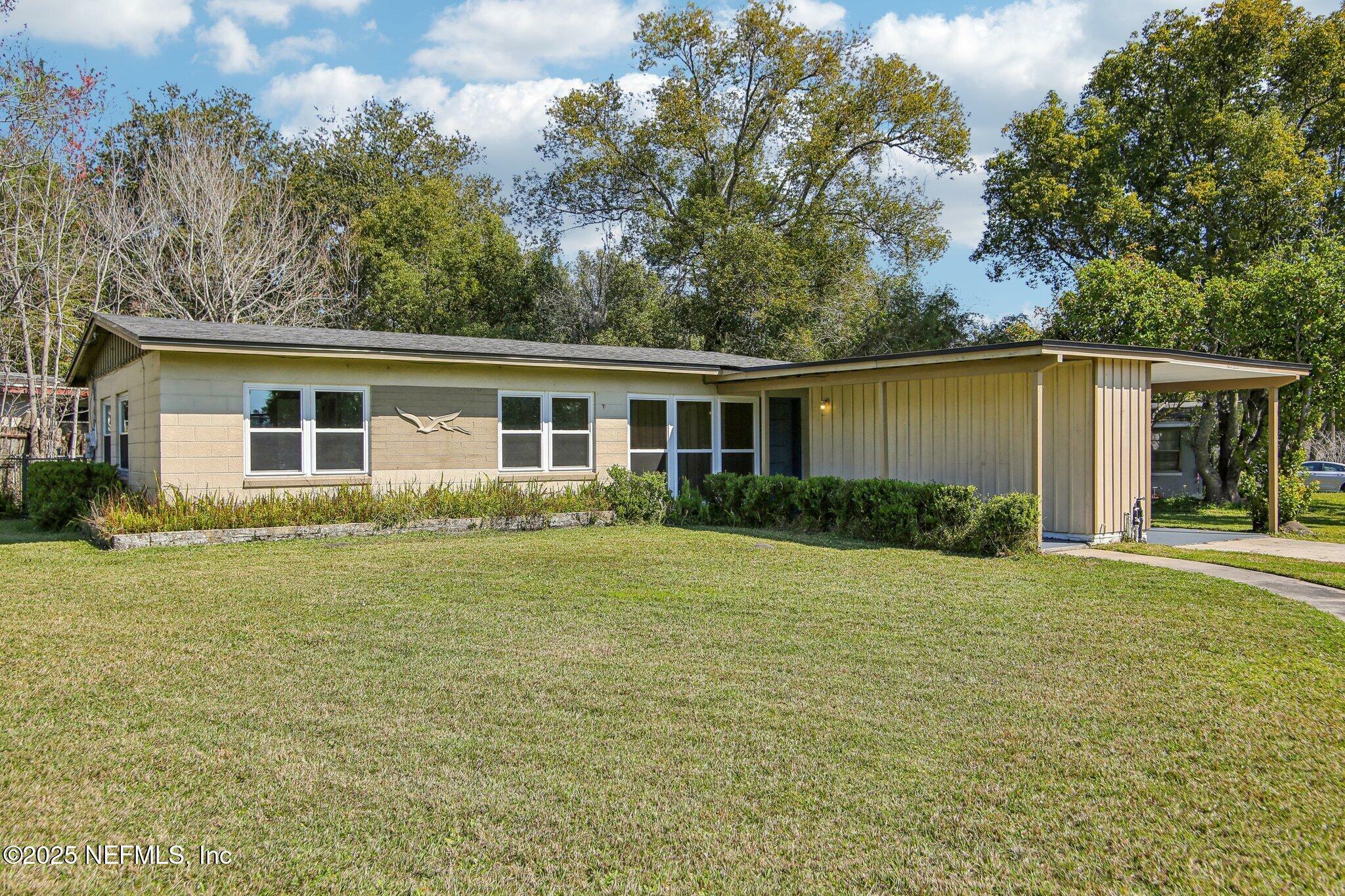 Property Photo: 6753 Cherbourg Avenue S FL 32205