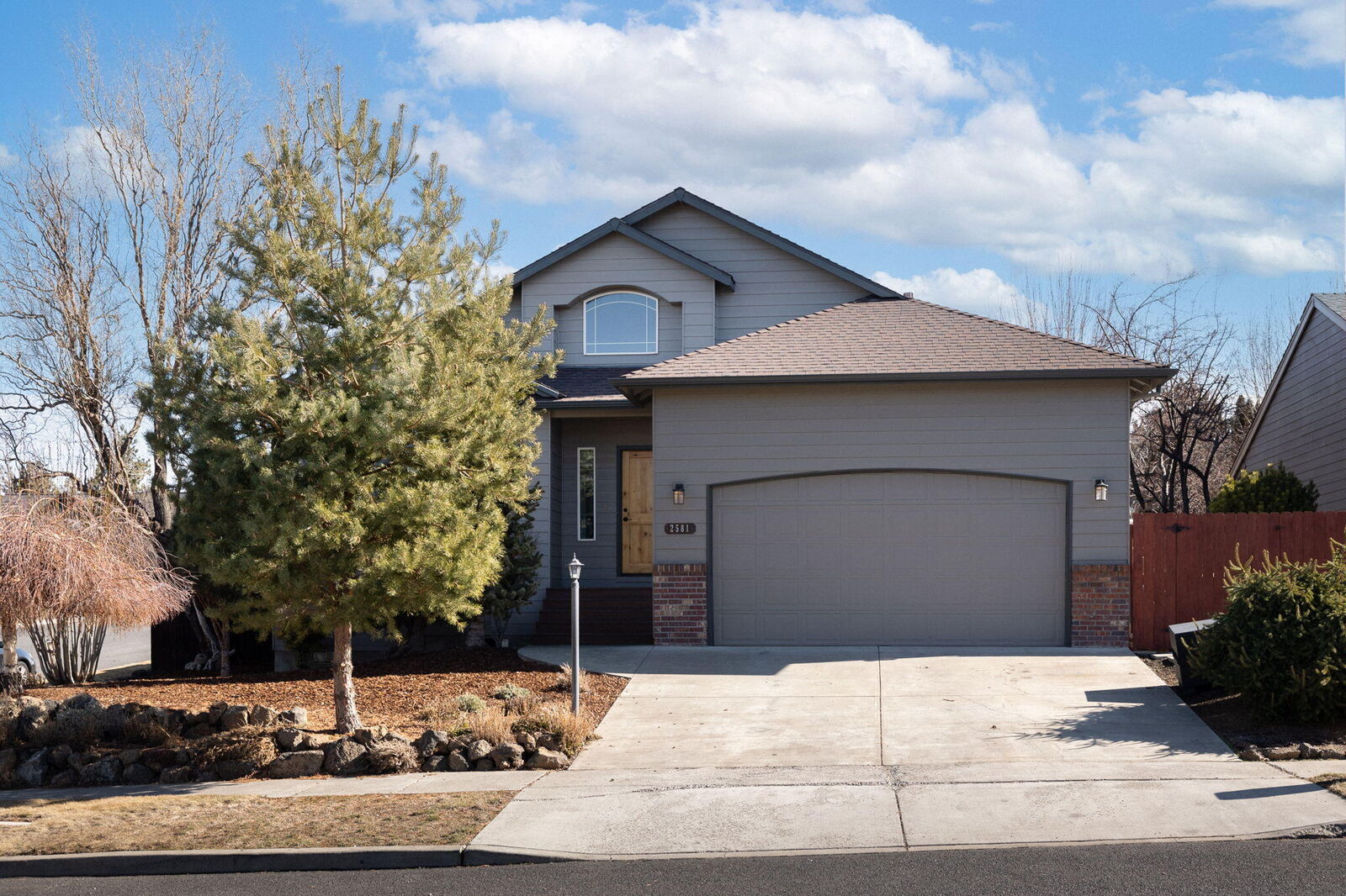 Property Photo:  2581 NE Lynda Lane  OR 97701 