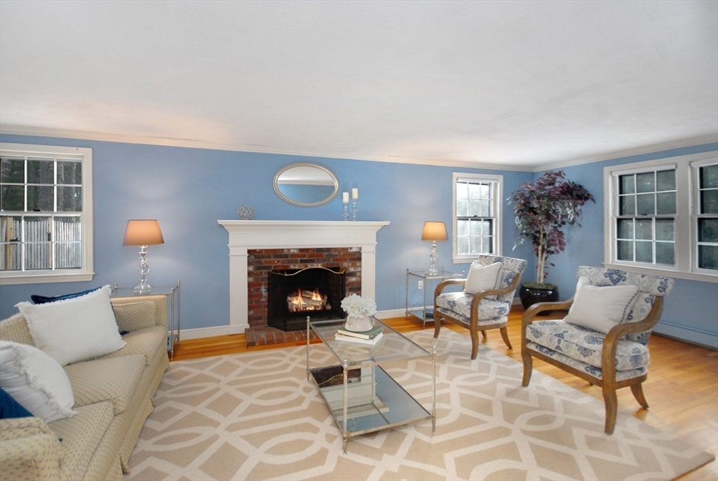 Property Photo: 287 Oak Hill Cir MA 01742