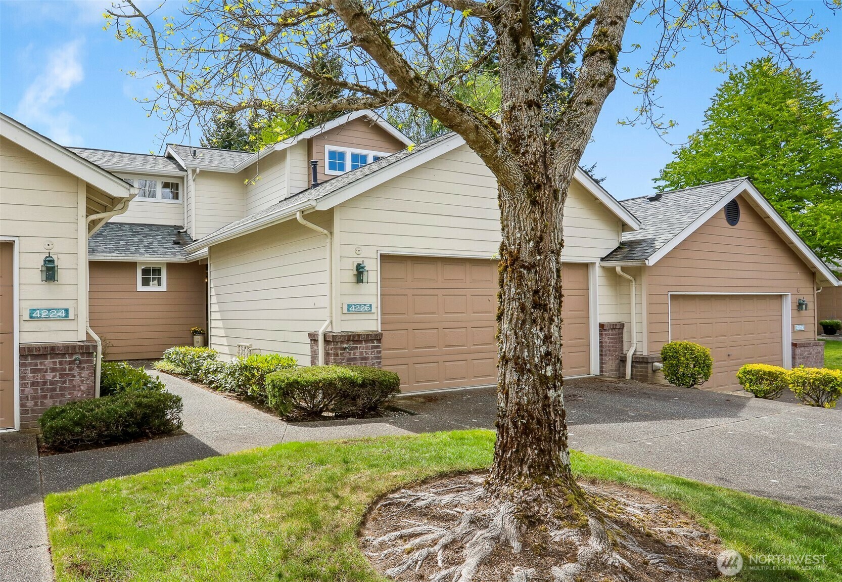 Property Photo:  4226  Stonebridge Way  WA 98037 