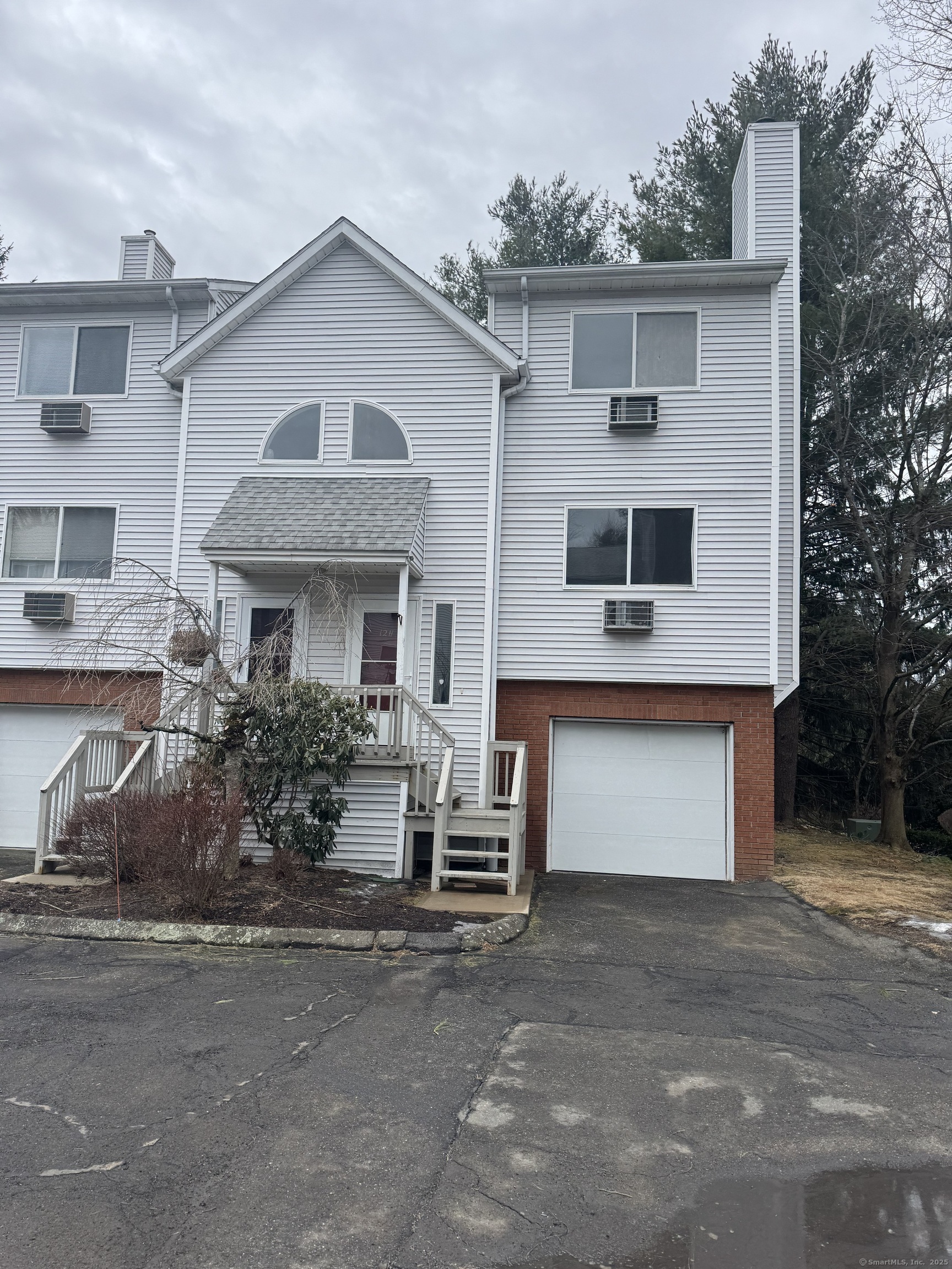 Property Photo: 925 Oronoke Road 12H CT 06708