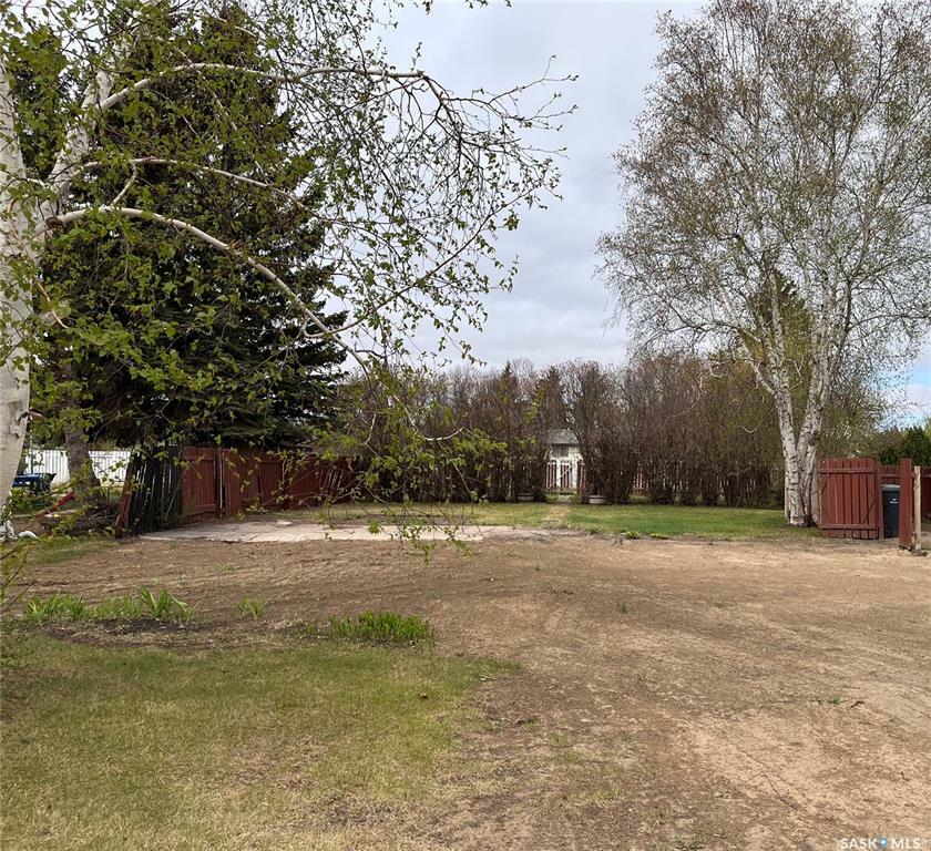 Property Photo:  1008 1st Street E  SK S0E 1E0 