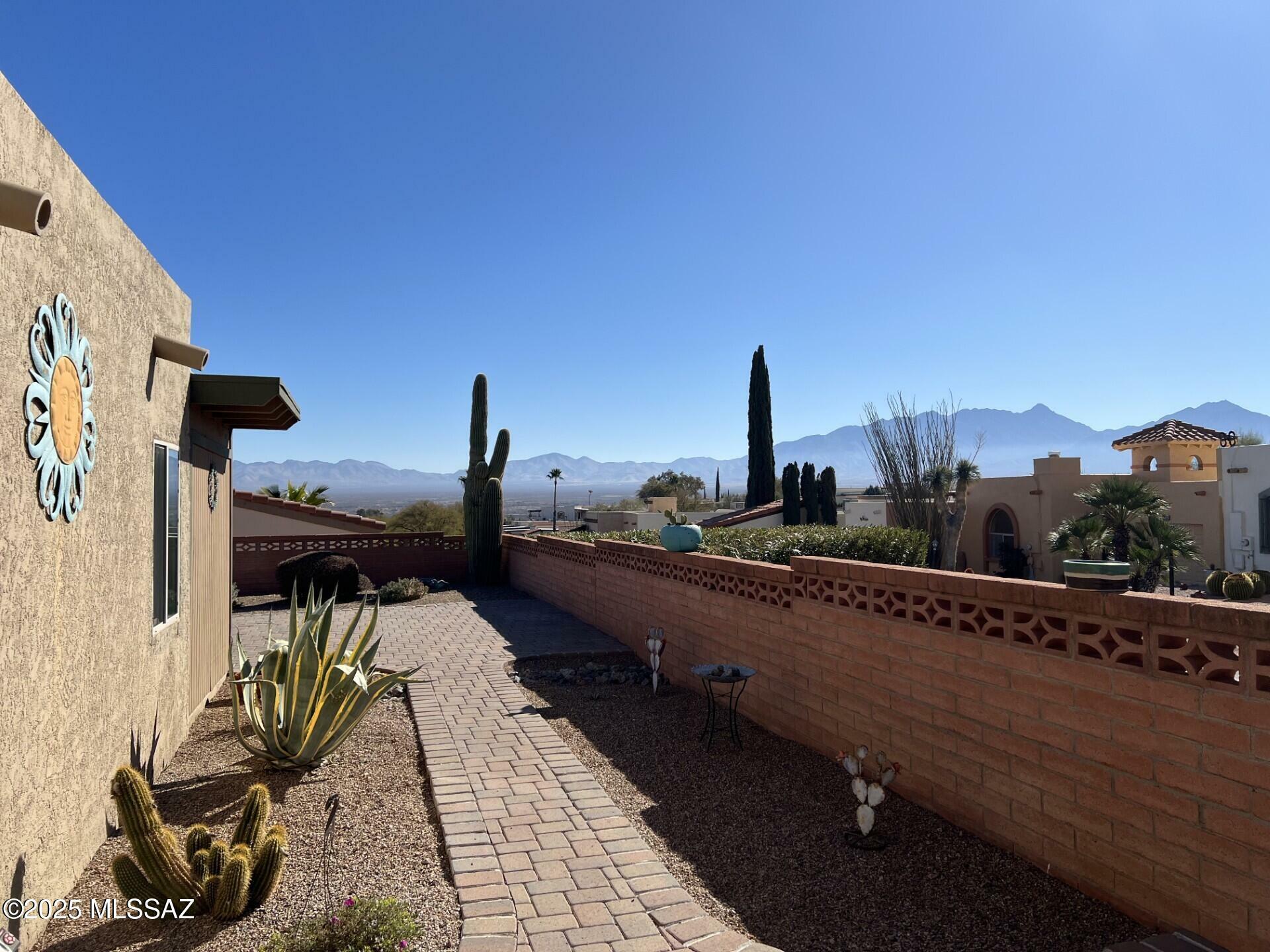 Property Photo:  1251 W Calle Serrano  AZ 85622 