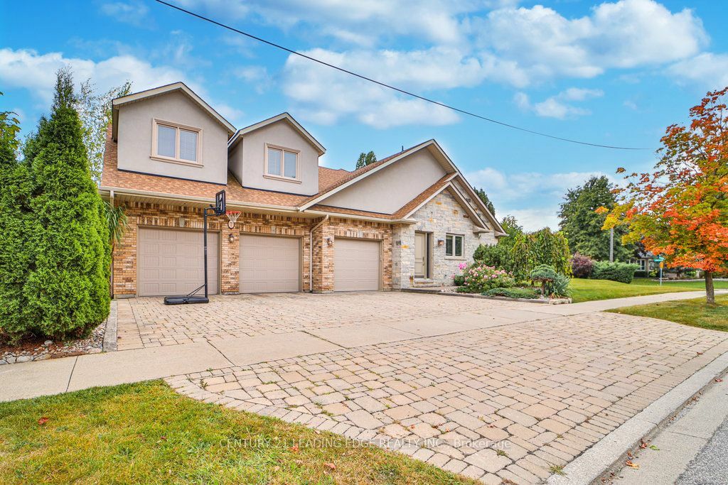 Property Photo:  7 Longview Cres  ON L4H 1A7 