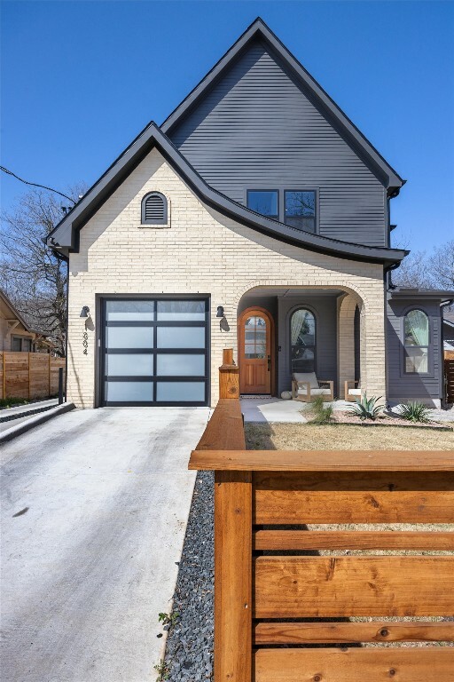 Property Photo:  1004 Fiesta Street 1  TX 78702 