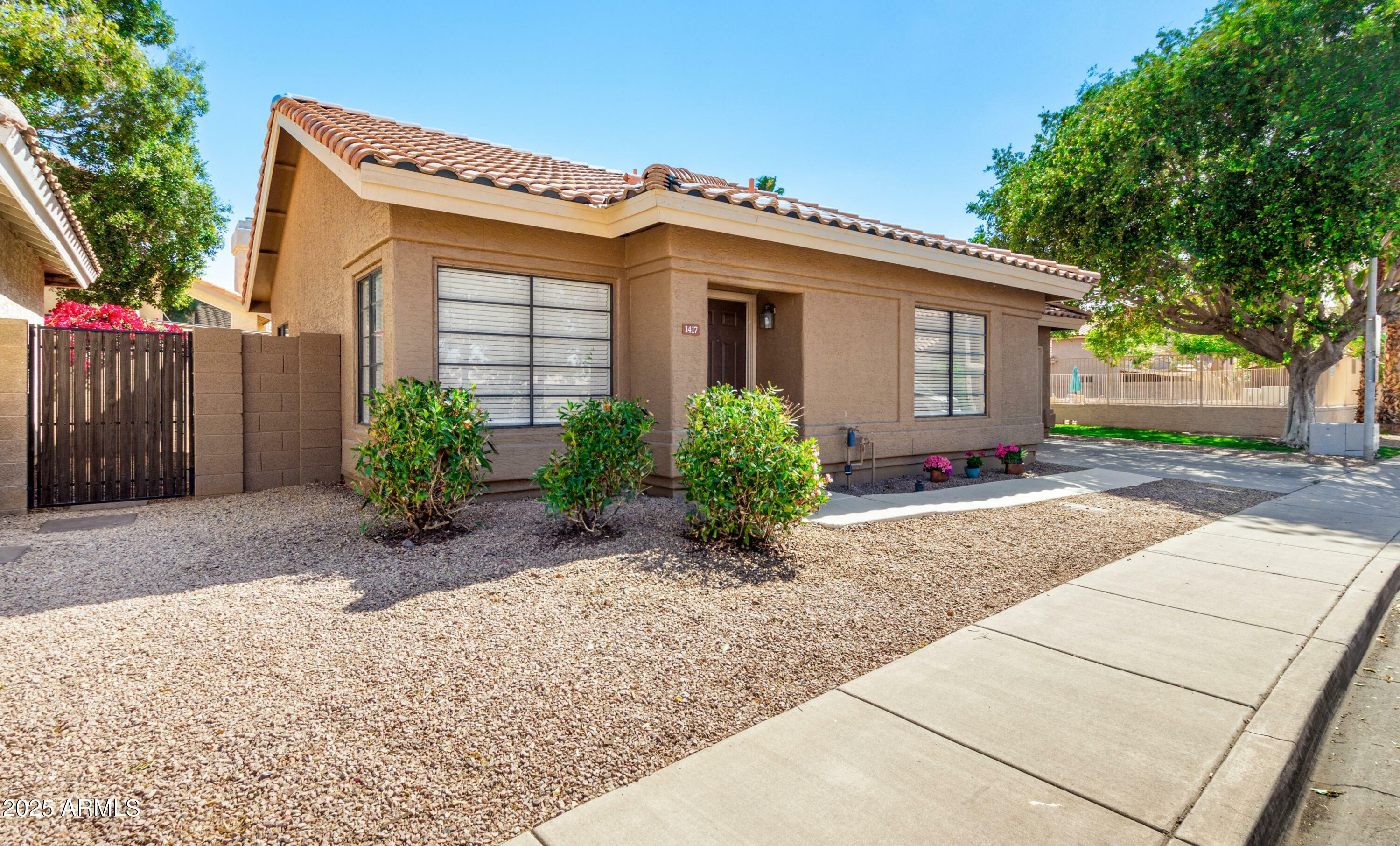 Property Photo:  1417 N Brittany Lane  AZ 85233 