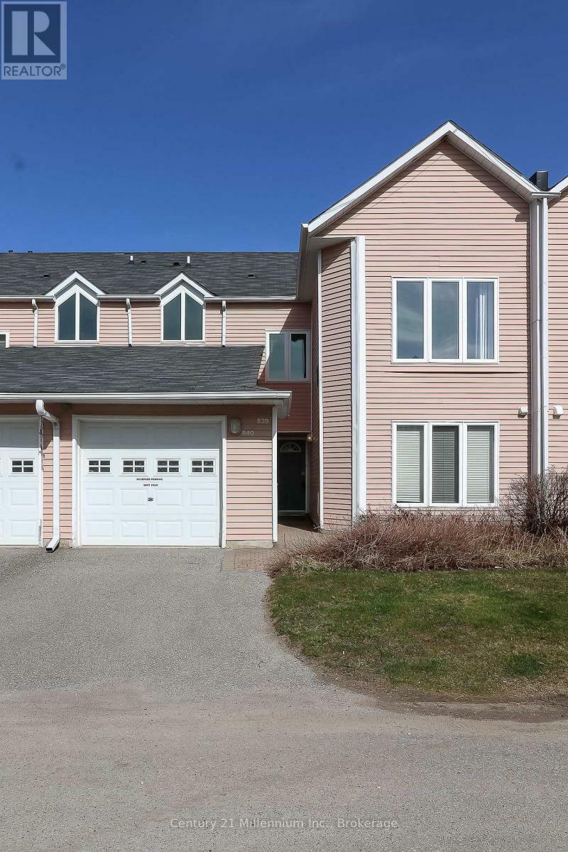 Property Photo:  34 Dawson Drive 840  ON L9Y 5B4 