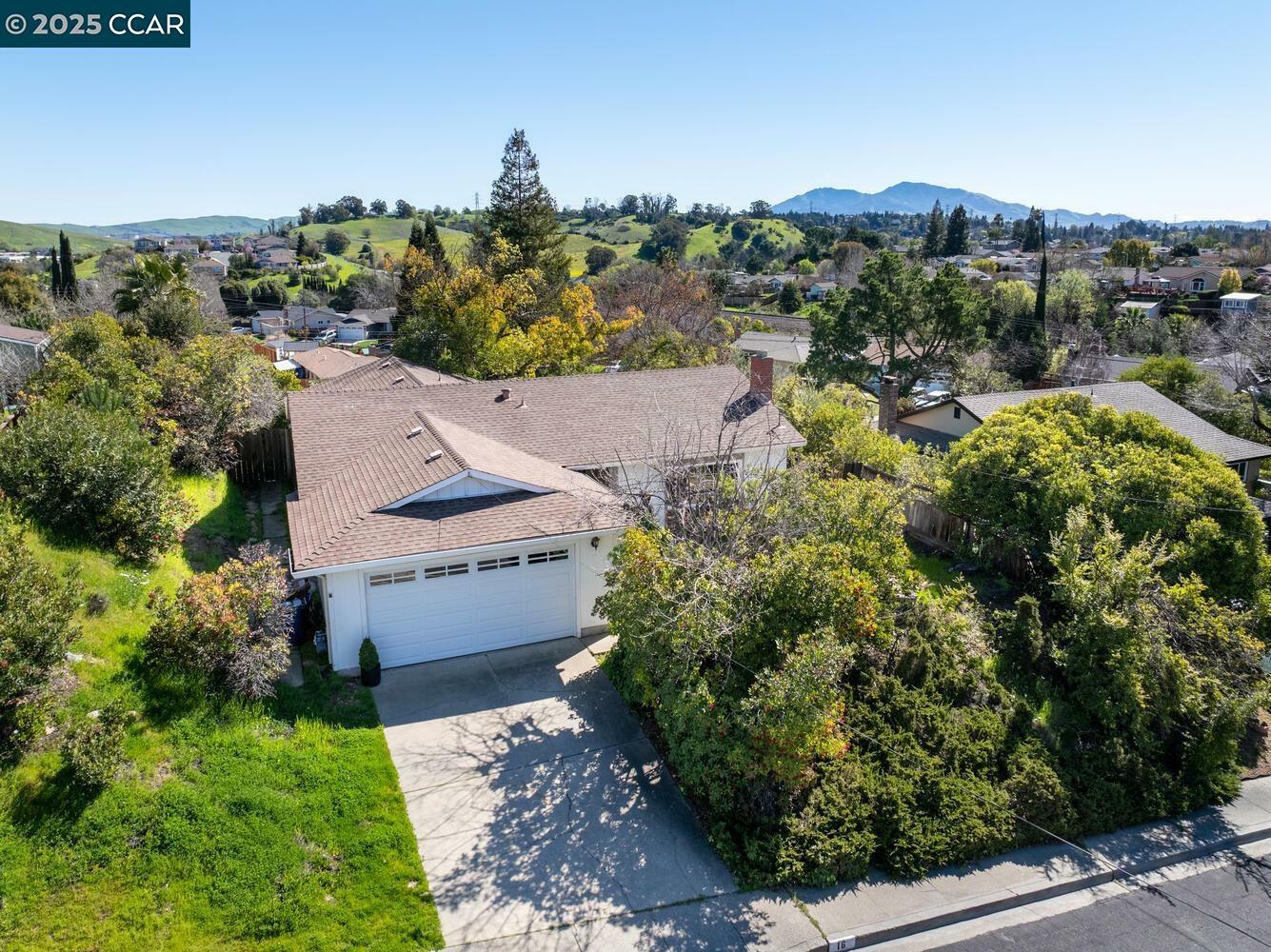 Property Photo: 16 Lagunita Ct CA 94553