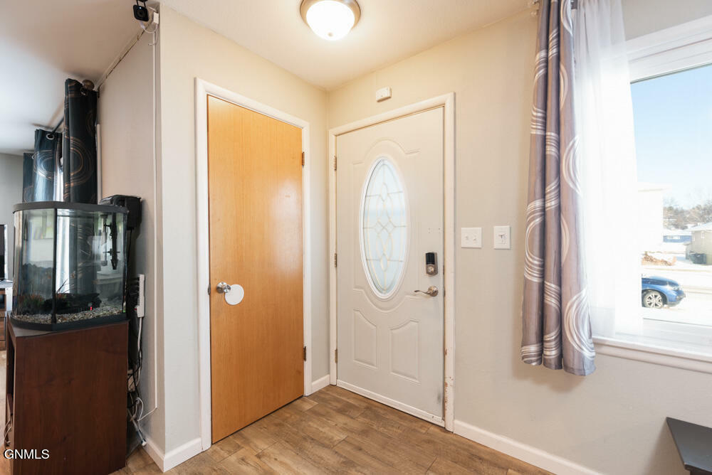 Property Photo: 1114 N 18th Street ND 58501