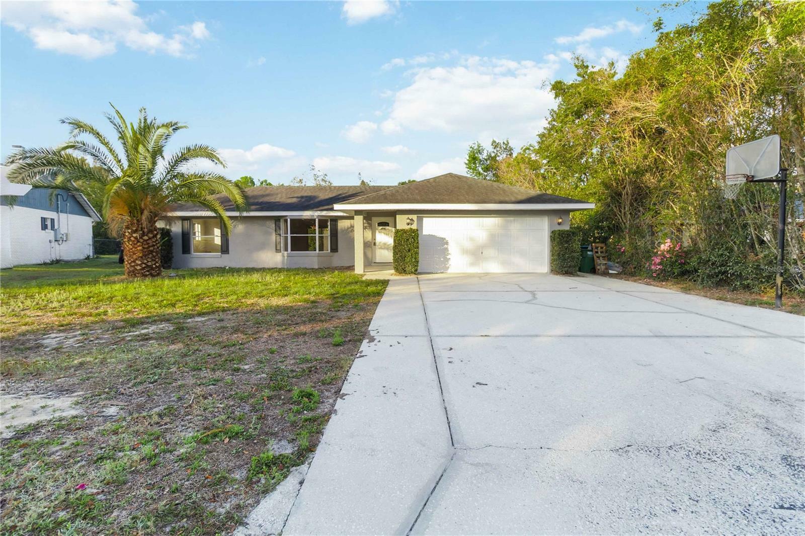 Property Photo:  813 Sylvia Drive  FL 32725 