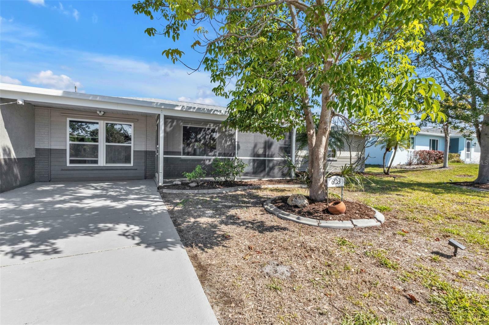 Property Photo: 628 Tarpon Way FL 33950