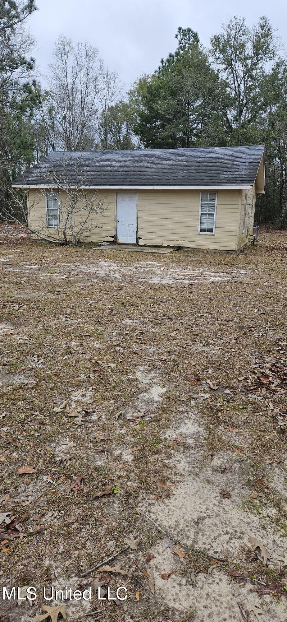 Property Photo:  1740 Woodland Drive  MS 39577 