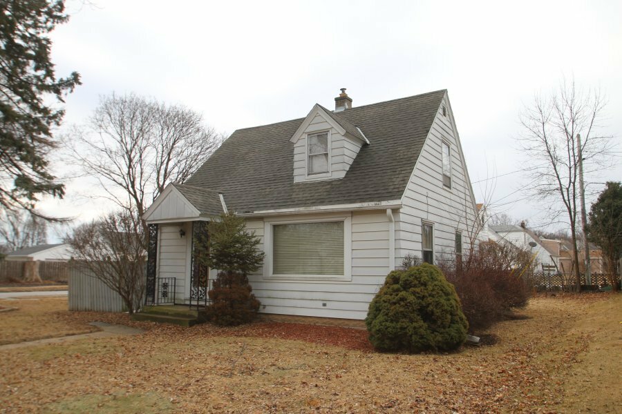Property Photo: 8907 W Montana Ave WI 53227