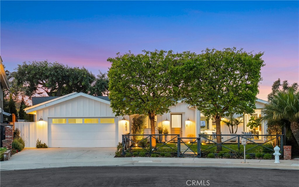 Property Photo: 223 Robinhood Place CA 92627