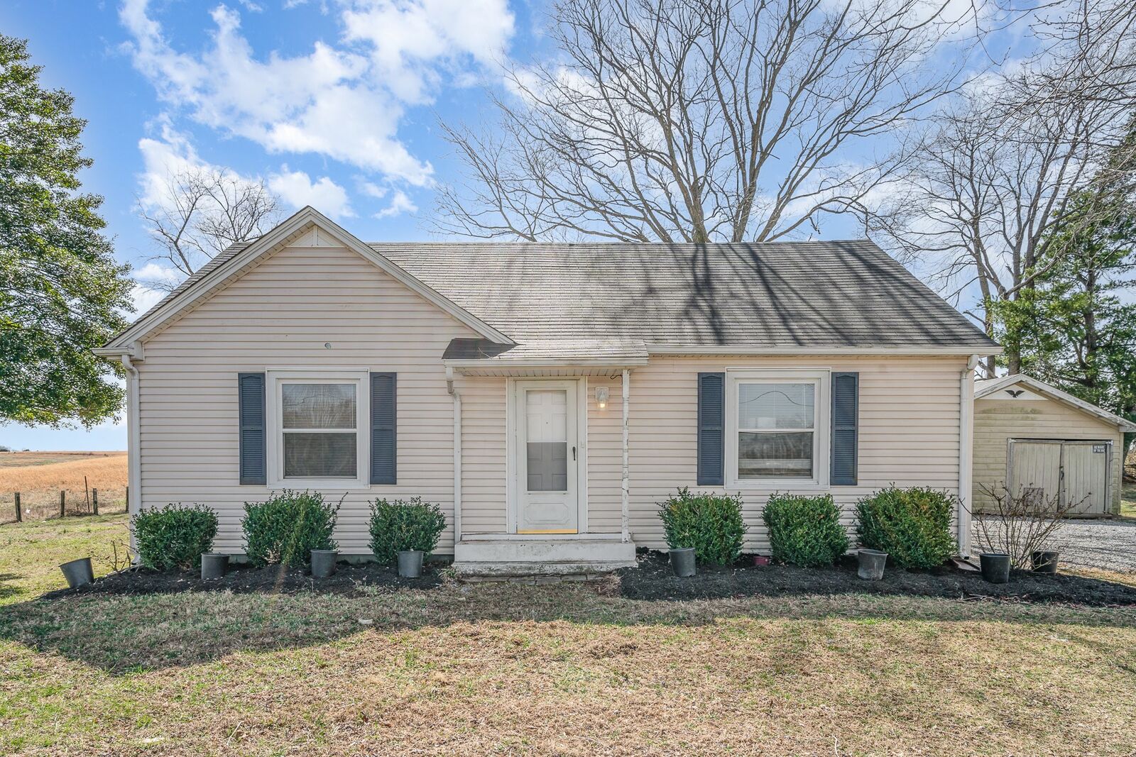 Property Photo: 906 Highway 259 TN 37148