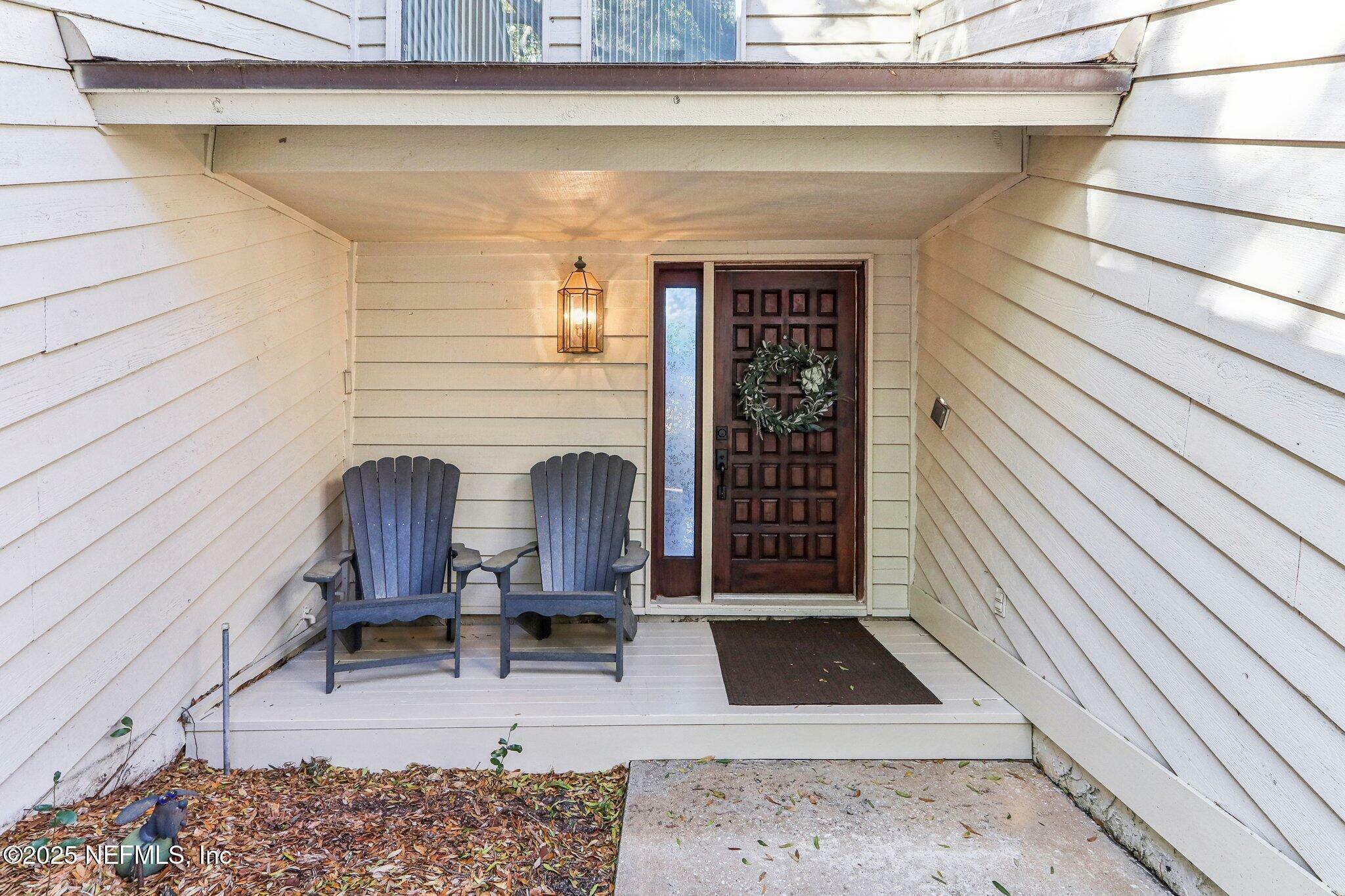 Property Photo: 4350 Springmoor Drive E FL 32225