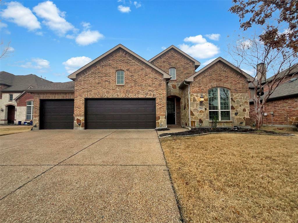 Property Photo: 941 Fox Ridge Trail TX 75078
