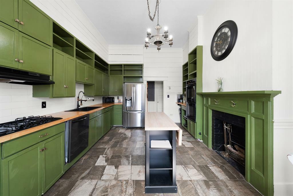 Property Photo: 1505 Bois D Arc Street TX 75428
