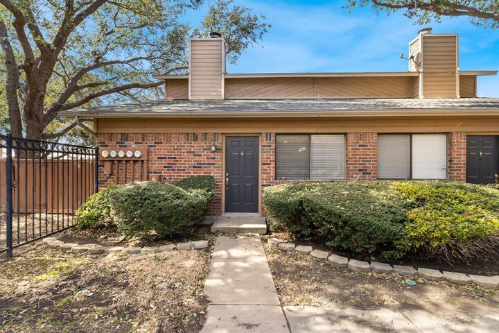 5759 Cedar Creek Drive  Benbrook TX 76109 photo