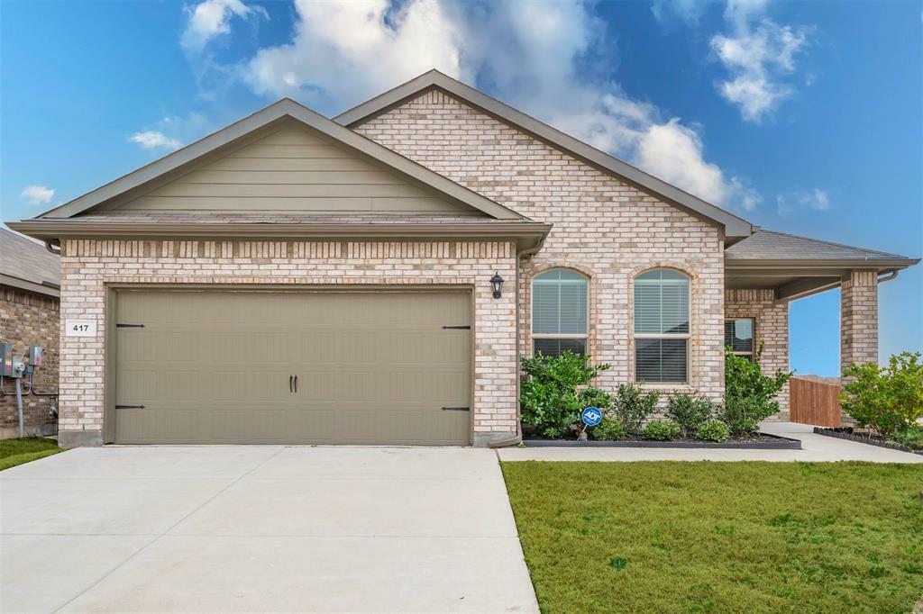 Property Photo: 417 Drowsy Water Trail TX 76131