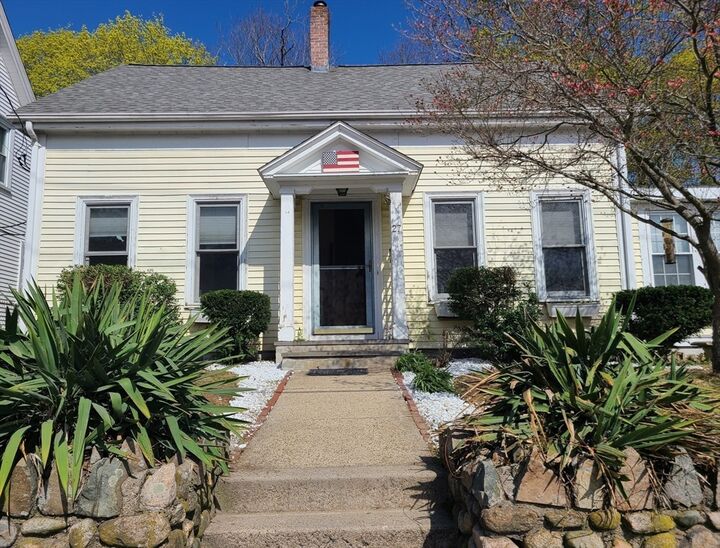 Property Photo: 27 W Water St MA 02370