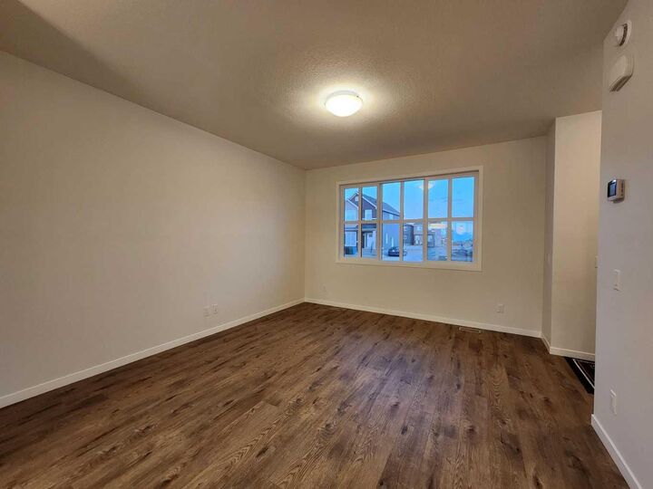 Property Photo:  455 Lucas Boulevard NW  AB T3P 2C9 