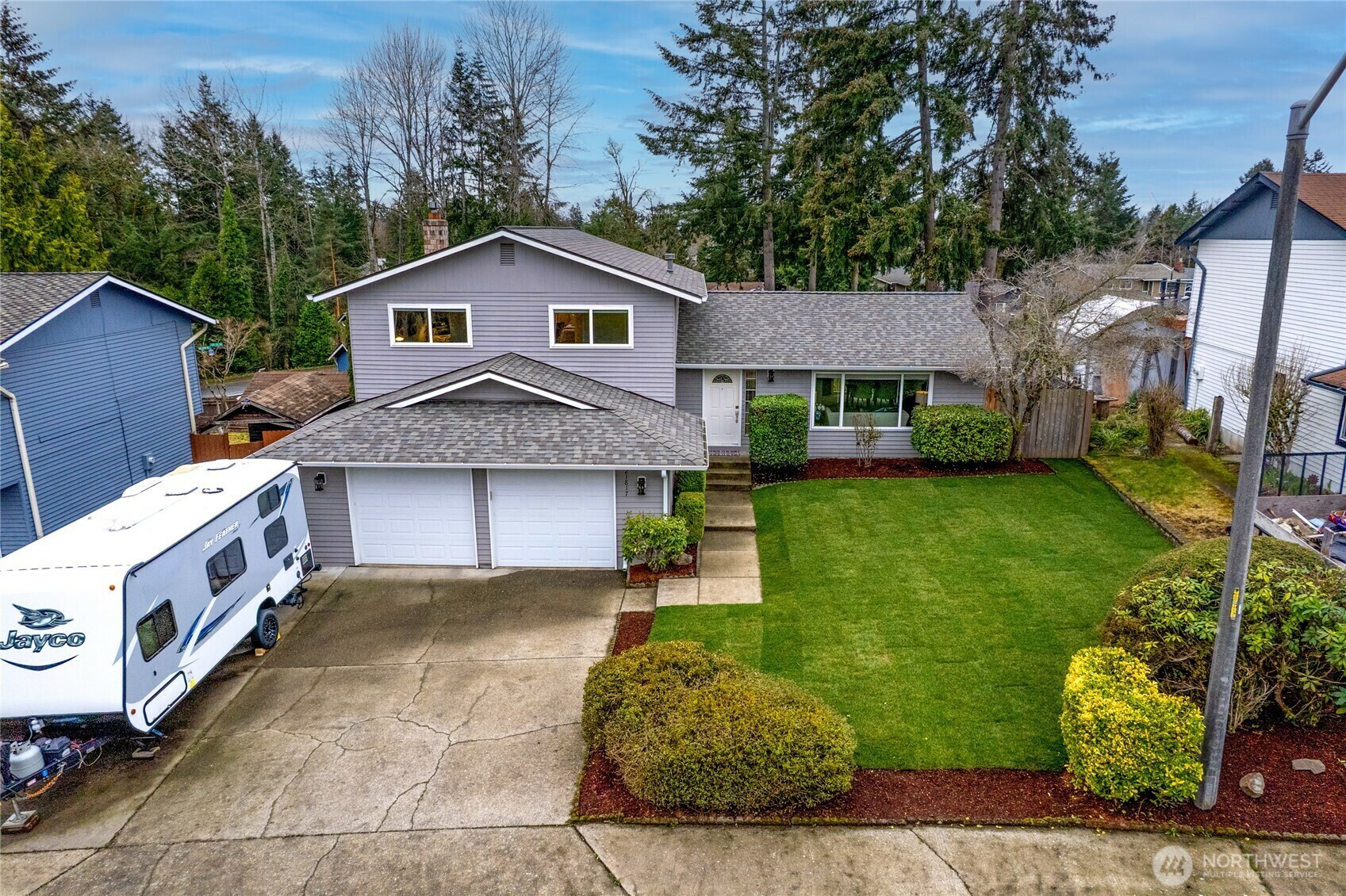 Property Photo:  21817  122nd Place SE  WA 98031 