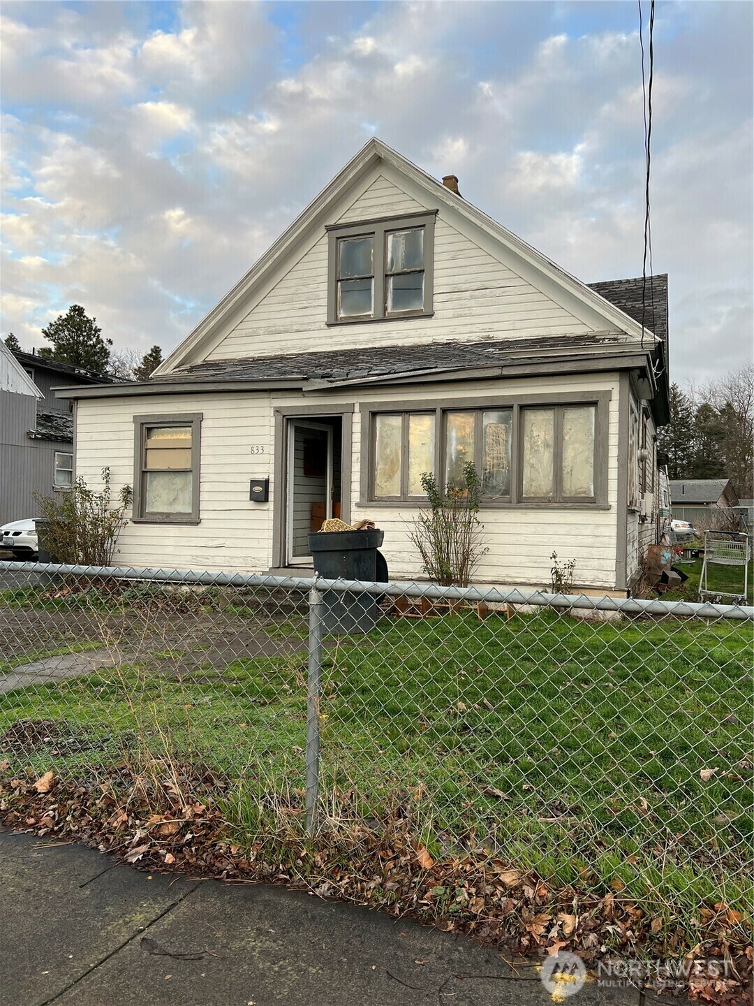 Property Photo:  833 S 2nd Avenue  WA 99362 