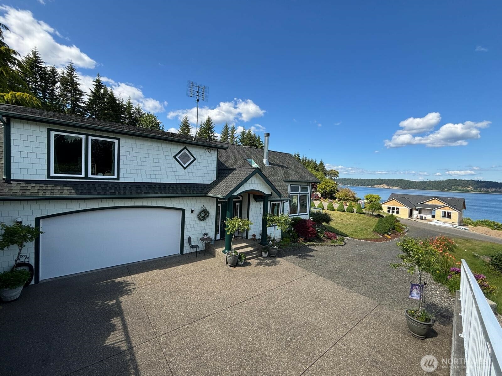 201 E Smith Cove Way  Shelton WA 98584 photo