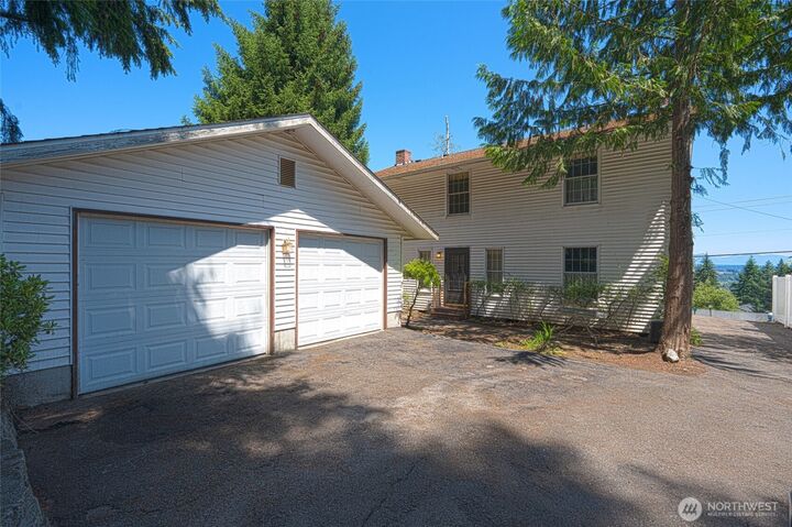 Property Photo: 7508 Juniper Drive WA 98203