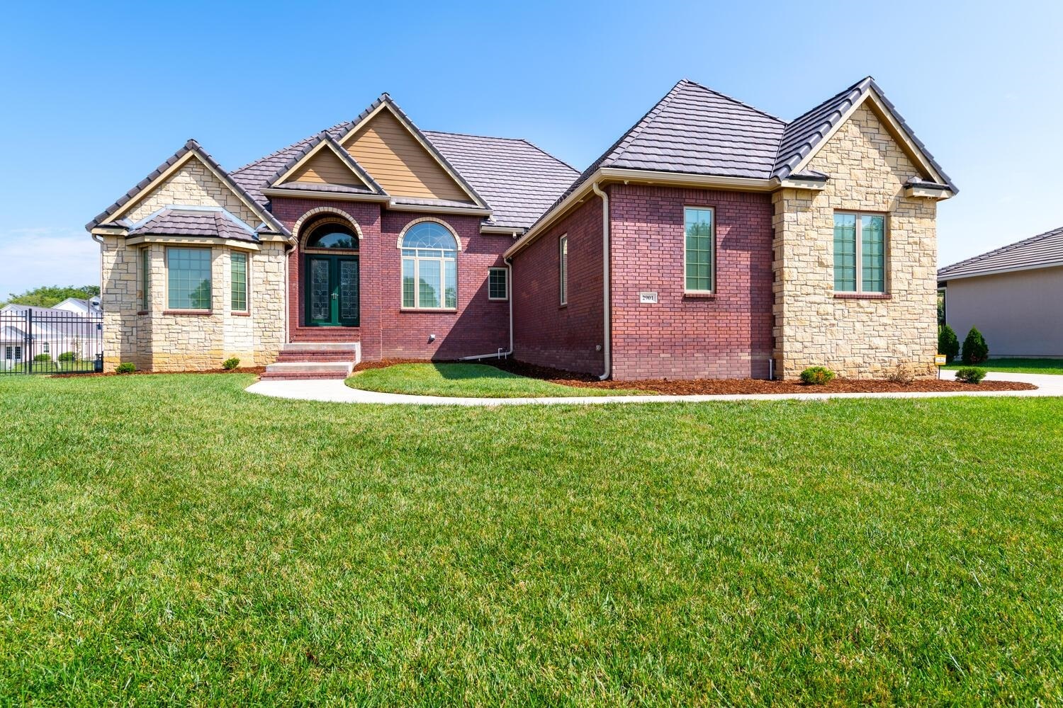 Property Photo: 2901 N Fox Pointe Cir KS 67226