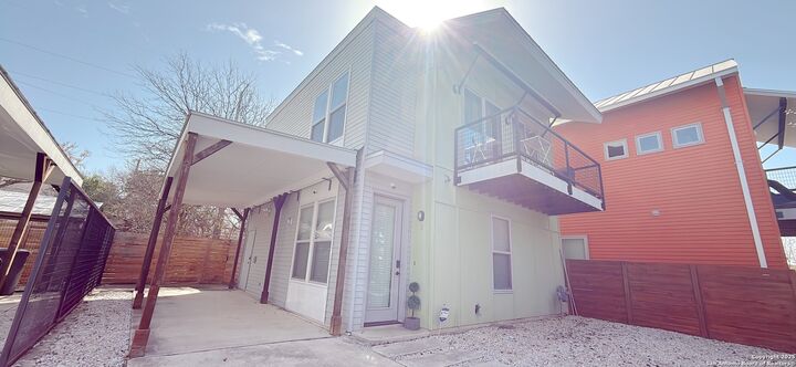 Property Photo: 422 Hays TX 78202