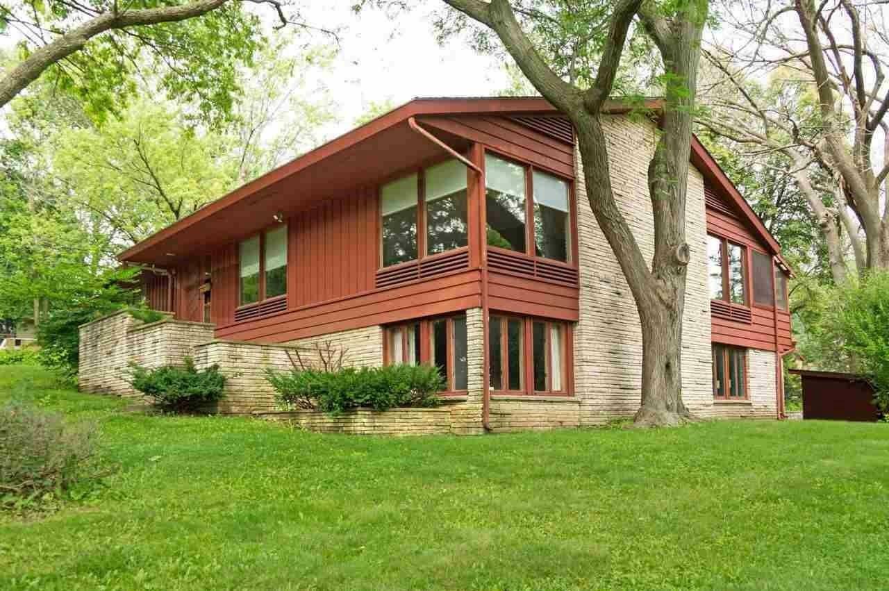 Property Photo:  2200 Sinnissippi Lane  WI 53548 