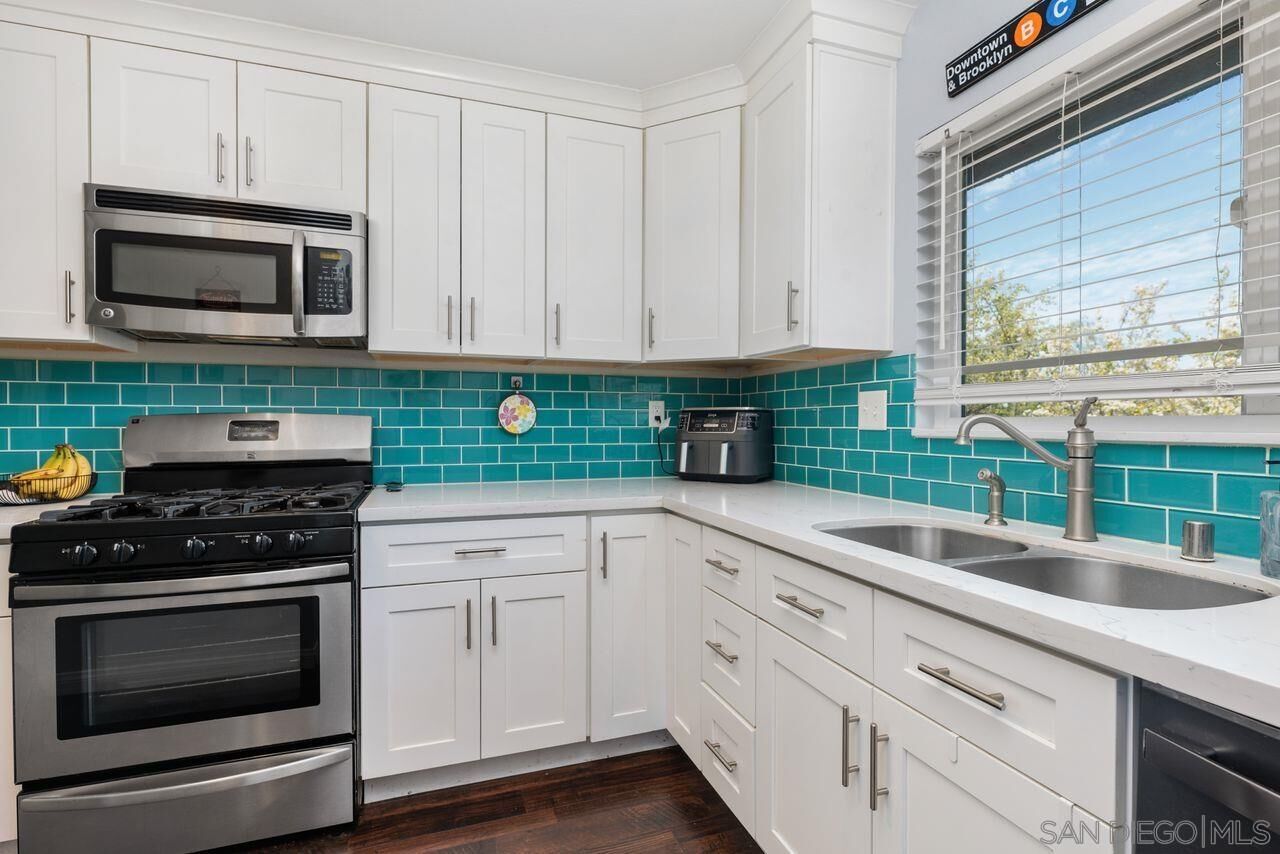 Property Photo:  4205 Poquito Way 2  CA 92057 