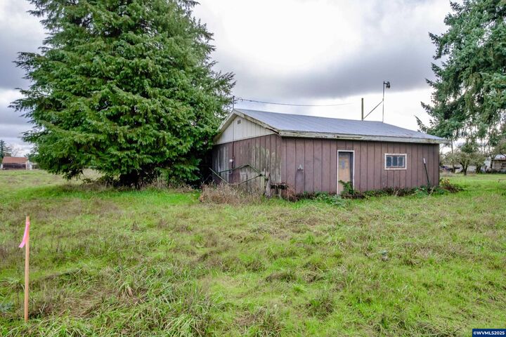 Property Photo:  5885 D St SE  OR 97392 