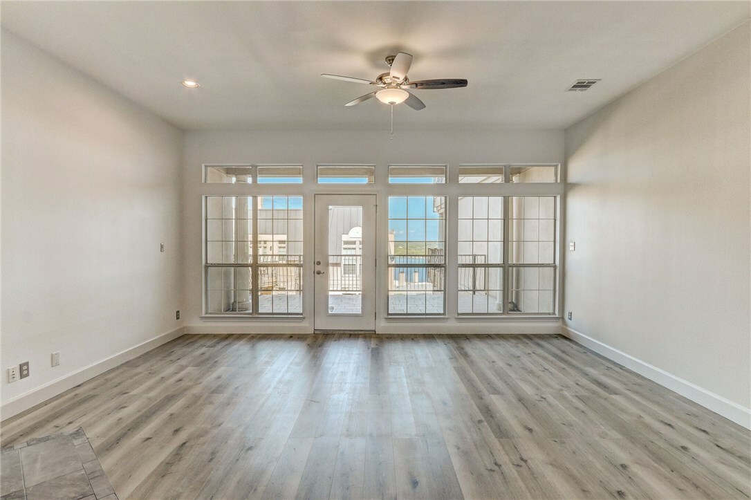 Property Photo: 2918 Ranch Road 620 N O-285 TX 78734