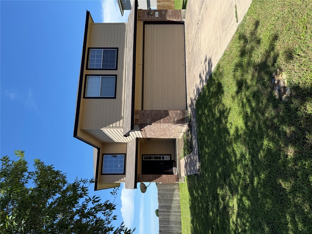 Property Photo: 225 Hyltin Street TX 78634