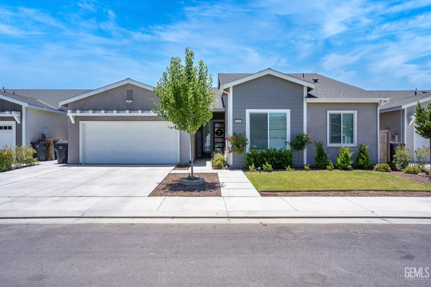 Property Photo: 9405 Parkwood Manor Drive CA 93263