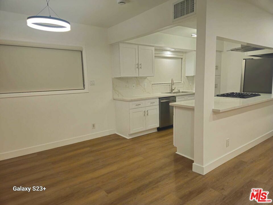 Property Photo:  408 N Palm Dr 101  CA 90210 