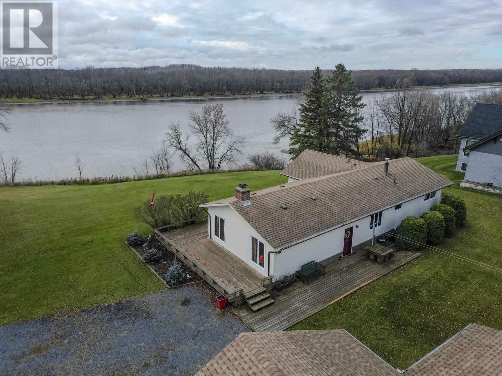Property Photo: 57 Strachan Dr ON P0W 1E0