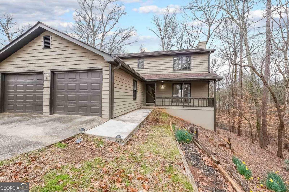 Property Photo: 3865 Whitney Place GA 30096