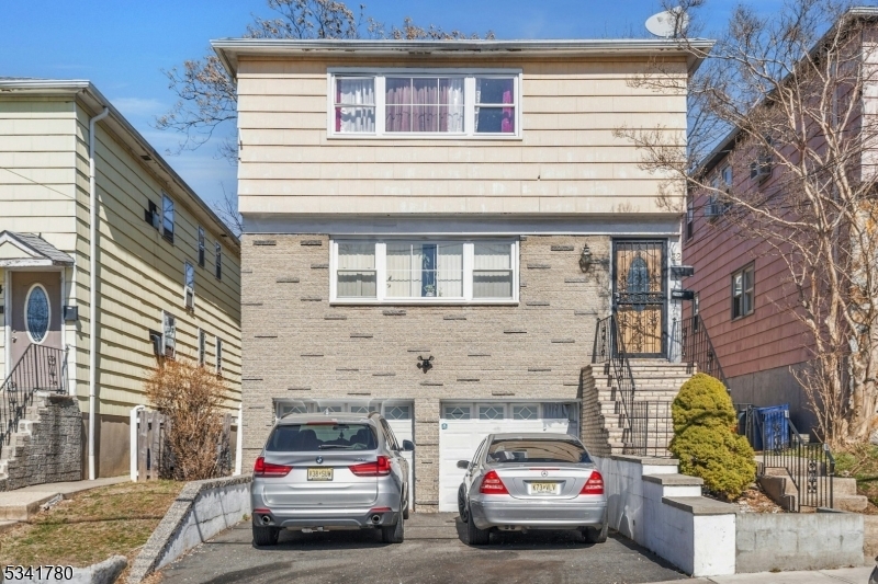 Property Photo:  32 Argyle Ter  NJ 07111 