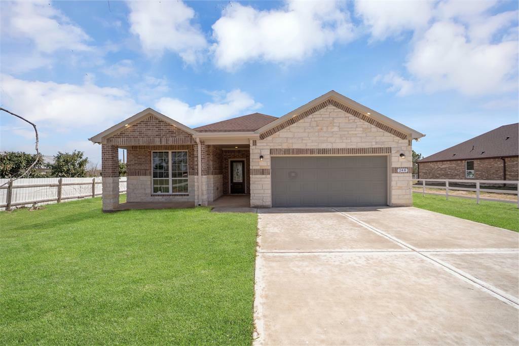Property Photo: 248 Alleda TX 77484