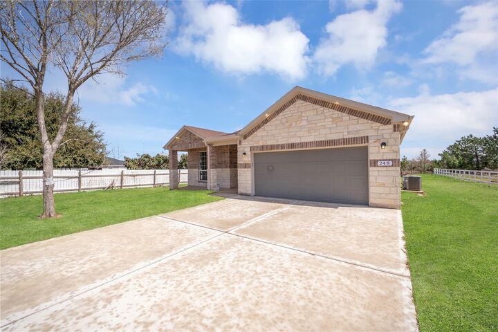 Property Photo: 248 Alleda TX 77484
