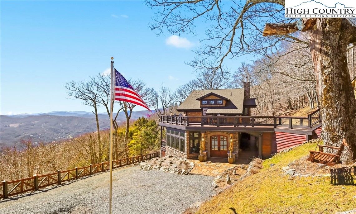 Property Photo:  201 Fox Run Road  NC 28604 