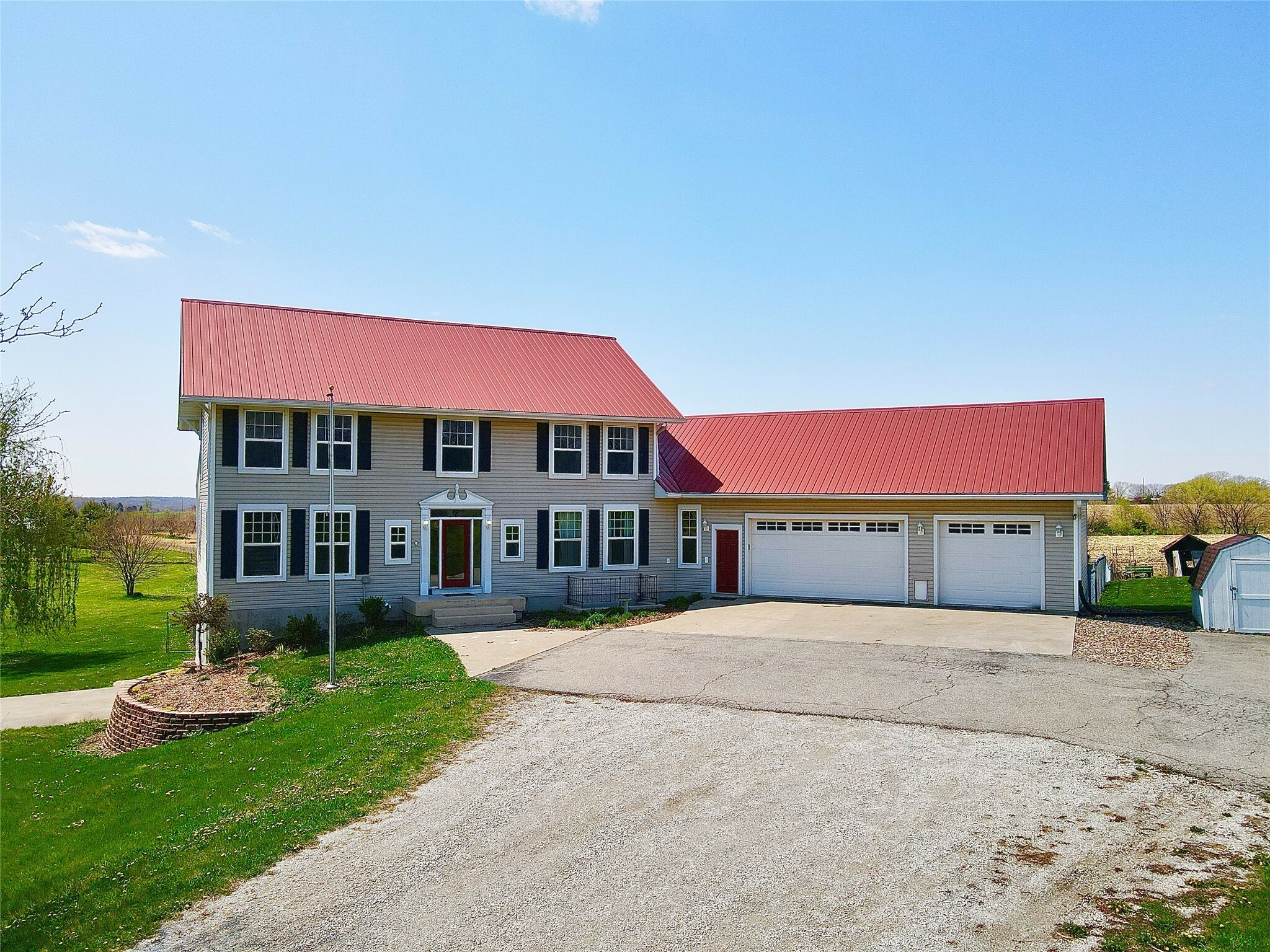 Property Photo: 1005 S Y Street IA 50125